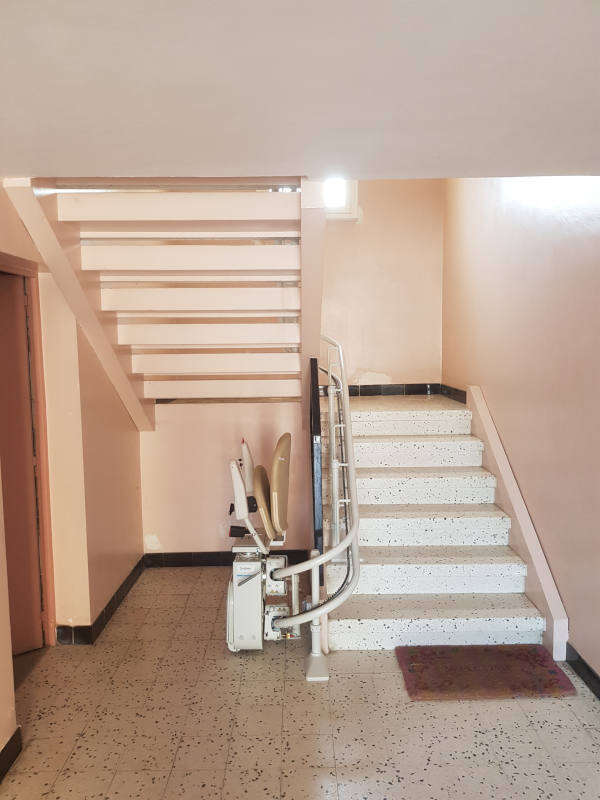 Photo de la référence Monte escalier en copropriété à TAIN L'HERMITAGE (26600)