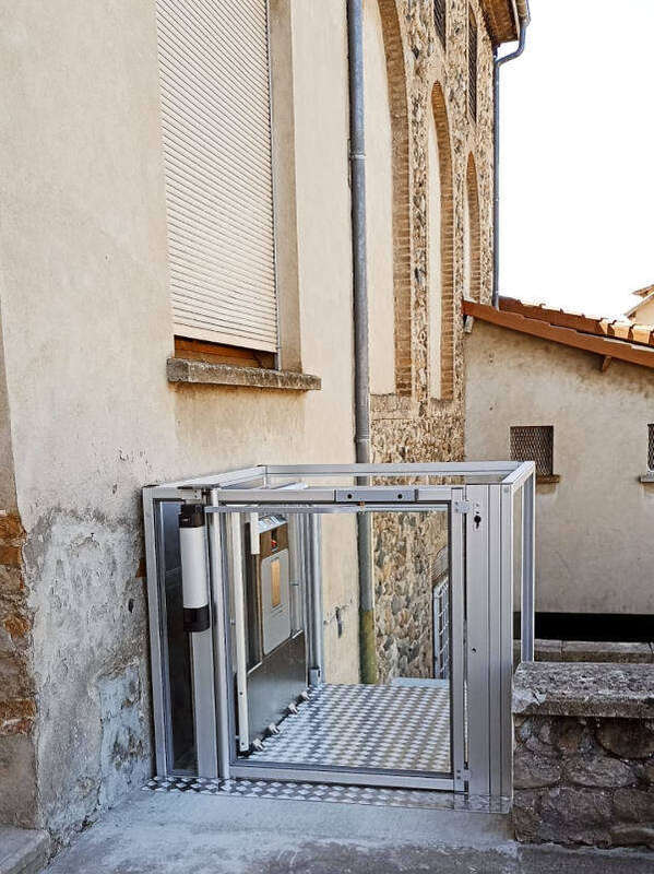 Visuel : Accessibilité d'une Salle des Fêtes en Ardèche SAINT-LAURENT-DU-PAPE (07800)