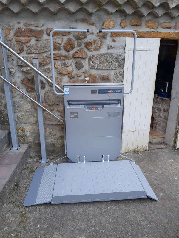 Photo de la référence Plateau monte-escalier PLG7 à VEYRAS (07000)