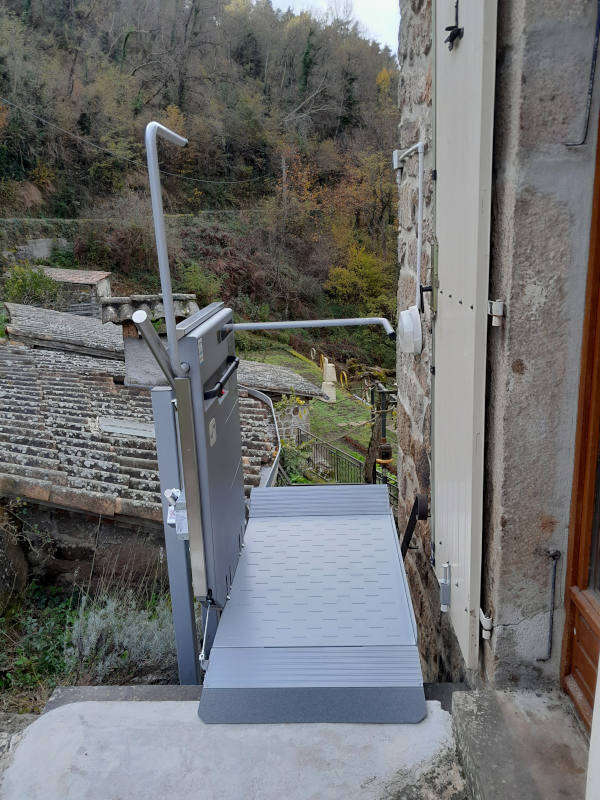 Photo de la référence Plateau monte-escalier PLG7 à VEYRAS (07000)